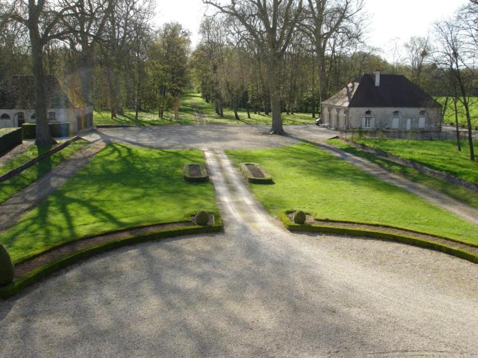 Le Château de BRESSEY&son Orangerie Exterior foto
