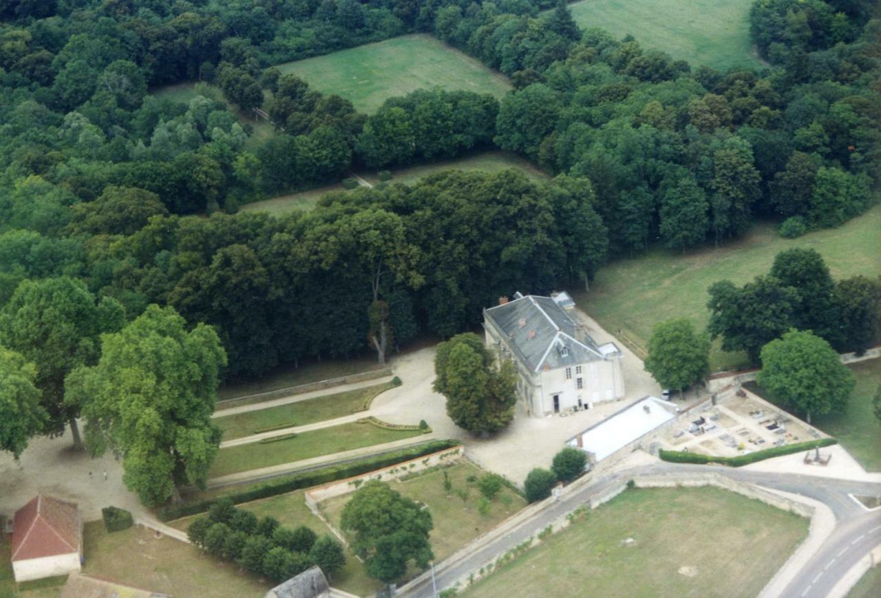 Le Château de BRESSEY&son Orangerie Exterior foto