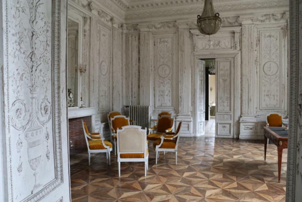 Le Château de BRESSEY&son Orangerie Exterior foto